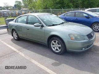 2006 Nissan Altima 2.5 S with VIN 1N4AL11D66C140098, listed as a IAAI auction lot 42099065 with 235,405 mi miles. Bid and sale history available at carsss.com. Image 1.