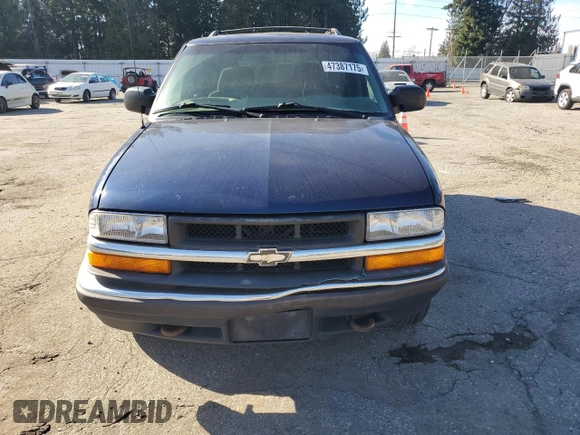 2000 Chevrolet Blazer LT z VIN 1GNDT13W8Y2119632, wystawiony jako Copart lot #47387175 z przebiegiem 140 356 mil mil oraz Szkoda całkowita • Salvage title. Historia ofert i sprzedaży dostępna na DreamBid. Obrazek 5.
