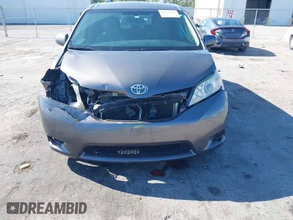 2017 Toyota Sienna LE Auto Access Seat with VIN 5TDKZ3DC7HS781788, listed as a IAAI auction lot 41793638 with 65,529 mi miles. Bid and sale history available at carsss.com. Image 6.