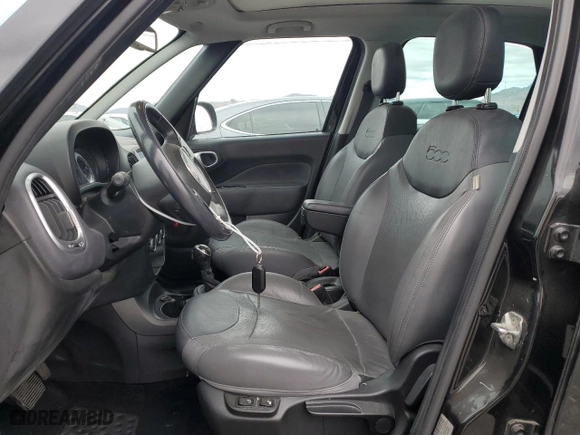 2017 FIAT 500L Trekking with VIN ZFBCFADH4HZ039427, listed as a Copart auction lot 82827554 with NaN miles and Clean Title. Bid and sale history available at carsss.com. Image 7.