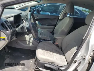 2016 Kia Forte LX z VIN KNAFK4A67G5486590, wystawiony jako Copart lot #52322535 z przebiegiem 191 541 mil mil oraz Szkoda całkowita • Salvage title. Historia ofert i sprzedaży dostępna na DreamBid. Obrazek 7.