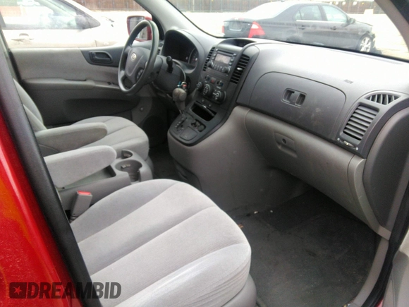 2008 Kia Sedona LX with VIN KNDMB233786250423, listed as a IAAI auction lot 41968729 with 167,501 mi miles. Bid and sale history available at carsss.com. Image 5.