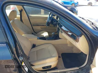 2006 BMW 3 Series 325i with VIN WBAVB13526PT00892, listed as a IAAI auction lot 41652474 with 189,334 mi miles. Bid and sale history available at carsss.com. Image 5.