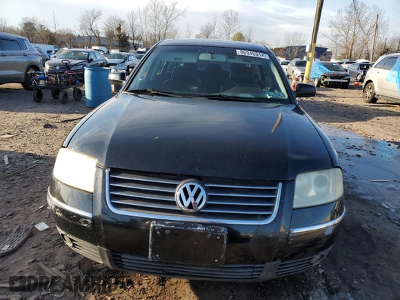 2004 Volkswagen Passat GLX with VIN WVWRH63BX4P143681, listed as a Copart auction lot 86345314 with 186,634 mi miles and Salvage title. Bid and sale history available at DreamBid. Image 5.