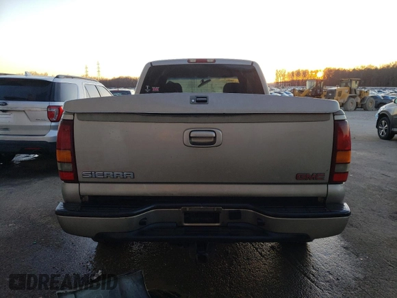 2003 GMC Sierra Denali z VIN 2GTFK69U131156988, wystawiony jako Copart lot #41906924 z przebiegiem Nie podano mil oraz Szkody całkowita. Historia ofert i sprzedaży dostępna na DreamBid. Obrazek 6.