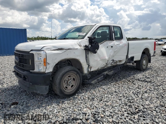 2023 Ford F-250 XL с VIN 1FT7X2BA4PEC40595, выставлен на аукционе Copart как лот 64612205 с пробегом 79 599 миль миль и Списание • Salvage title. История ставок и продаж доступна на DreamBid. Изображение 1.