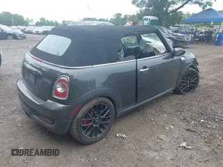 2015 MINI Convertible S с VIN WMWZP3C53FT708047, выставлен на аукционе IAAI как лот 42617704 с пробегом 24 932 миль миль и . История ставок и продаж доступна на DreamBid. Изображение 4.