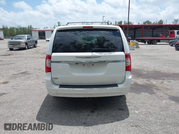 2016 Chrysler Town & Country Touring with VIN 2C4RC1BG5GR268623, listed as a IAAI auction lot 41966933 with 172,235 mi miles. Bid and sale history available at carsss.com. Image 16.