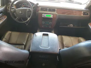 2009 Chevrolet Suburban 2LT с VIN 1GNFK26399J118063, выставлен на аукционе Copart как лот 47014765 с пробегом 239 209 миль миль и Списание • Salvage title. История ставок и продаж доступна на DreamBid. Изображение 8.