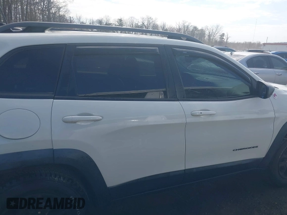 2019 Jeep Cherokee Trailhawk Elite with VIN 1C4PJMBX4KD207368, listed as a IAAI auction lot 41898251 with 49,847 mi miles. Bid and sale history available at carsss.com. Image 13.
