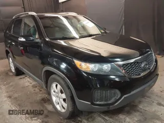 2013 Kia Sorento LX with VIN 5XYKT4A29DG338181, listed as a IAAI auction lot 41686858 with 147,629 mi miles. Bid and sale history available at carsss.com. Image 1.