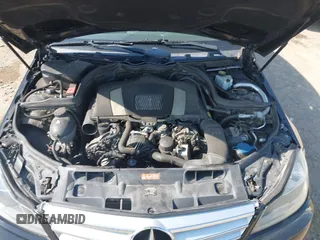 2012 Mercedes-Benz C 300 Sport z VIN WDDGF8BB8CR200253, wystawiony jako IAAI lot #42735797 z przebiegiem 140 277 mil mil oraz . Historia ofert i sprzedaży dostępna na DreamBid. Obrazek 10.