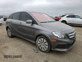 2017 Mercedes-Benz B with VIN WDDVP9AB7HJ015435, listed as a Copart auction lot 48097683 with 61,184 mi miles. Bid and sale history available at carsss.com. Image 4.