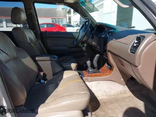 2000 Toyota 4Runner Limited with VIN JT3HN87RXY9037527, listed as a IAAI auction lot 41776991 with 297,158 mi miles. Bid and sale history available at carsss.com. Image 5.