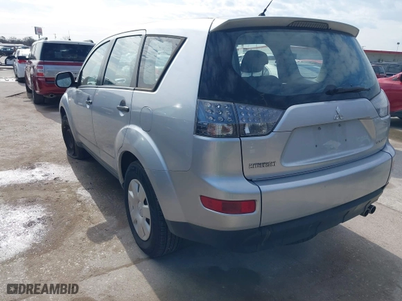 2007 Mitsubishi Outlander ES with VIN JA4MS31X67U003250, listed as a IAAI auction lot 41429499 with 134,016 mi miles. Bid and sale history available at carsss.com. Image 3.