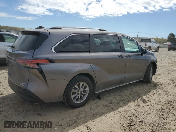 2021 Toyota Sienna XLE z VIN 5TDYRKEC0MS066655, wystawiony jako Copart lot #50241905 z przebiegiem 99 066 mil mil oraz Szkoda całkowita • Salvage title. Historia ofert i sprzedaży dostępna na DreamBid. Obrazek 3.