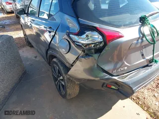 2018 Nissan Kicks SV with VIN 3N1CP5CU9JL545559, listed as a IAAI auction lot 41365421 with 110,357 mi miles. Bid and sale history available at carsss.com. Image 6.