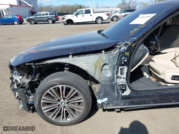 2019 BMW 5 Series 530i xDrive with VIN WBAJA7C55KG912518, listed as a IAAI auction lot 41846385 with 58,262 mi miles. Bid and sale history available at carsss.com. Image 17.