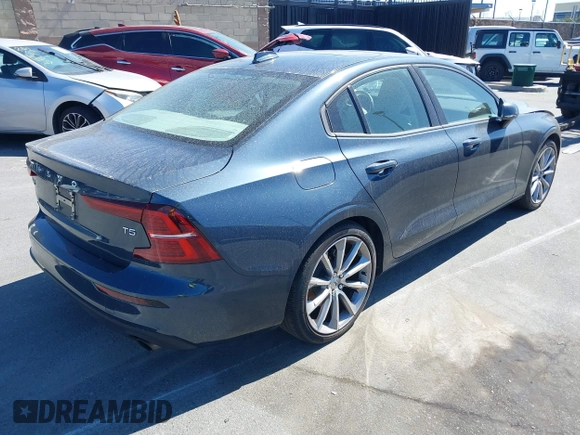 2019 Volvo S60 Momentum with VIN 7JR102FK6KG011458, listed as a IAAI auction lot 41515206 with 42,848 mi miles. Bid and sale history available at carsss.com. Image 4.