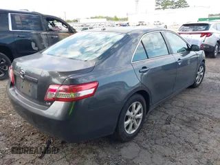 2011 Toyota Camry LE z VIN 4T1BF3EK6BU664247, wystawiony jako IAAI lot #42298606 z przebiegiem Nie podano mil oraz . Historia ofert i sprzedaży dostępna na DreamBid. Obrazek 4.