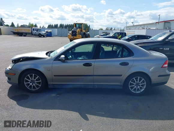 2004 Saab 9-3 z VIN YS3FB49S041036411, wystawiony jako IAAI lot #42010899 z przebiegiem 130 847 mil mil oraz . Historia ofert i sprzedaży dostępna na DreamBid. Obrazek 14.