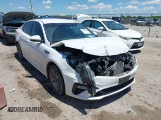 2019 Kia Optima LX z VIN 5XXGT4L38KG372576, wystawiony jako IAAI lot #42248090 z przebiegiem 98 368 mil mil oraz . Historia ofert i sprzedaży dostępna na DreamBid. Obrazek 1.