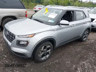 2022 Hyundai Venue SEL z VIN KMHRC8A3XNU188561, wystawiony jako IAAI lot #42337212 z przebiegiem 65 849 mil mil oraz . Historia ofert i sprzedaży dostępna na DreamBid. Obrazek 2.