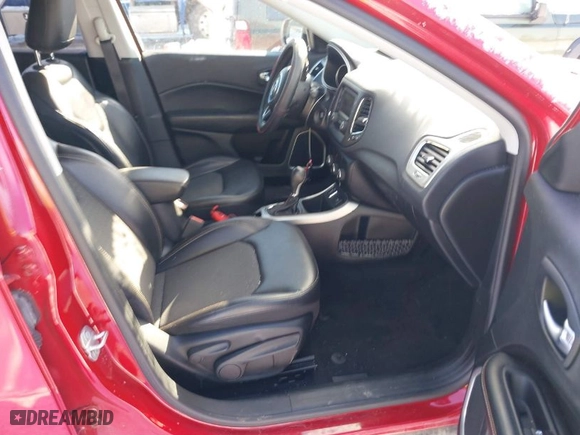 2018 Jeep Compass Latitude with VIN 3C4NJCBB7JT495367, listed as a IAAI auction lot 41590982 with 50,420 mi miles. Bid and sale history available at carsss.com. Image 5.