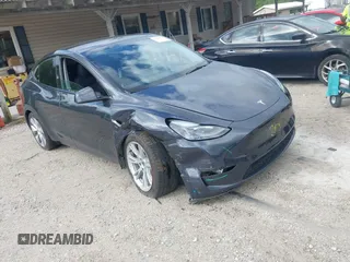 2024 Tesla Model Y Long Range z VIN 7SAYGDEE8RA229972, wystawiony jako IAAI lot #41924118 z przebiegiem Nie podano mil oraz . Historia ofert i sprzedaży dostępna na DreamBid. Obrazek 1.