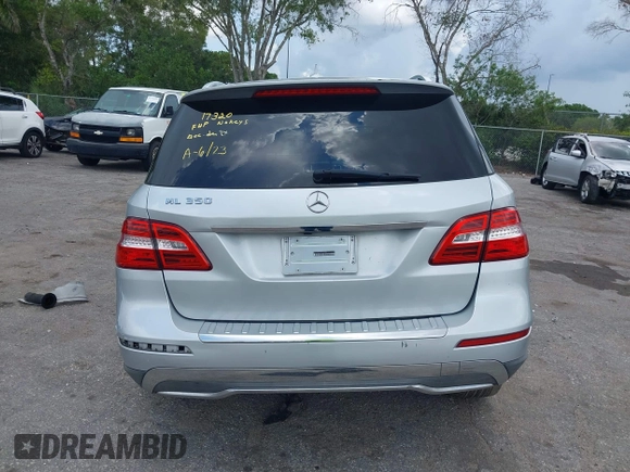 2013 Mercedes-Benz M 350 z VIN 4JGDA5JB8DA230487, wystawiony jako IAAI lot #42364123 z przebiegiem 165 708 mil mil oraz . Historia ofert i sprzedaży dostępna na DreamBid. Obrazek 16.