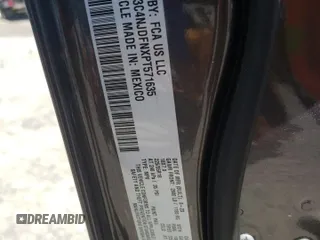 2023 Jeep Compass Latitude Lux z VIN 3C4NJDFNXPT571635, wystawiony jako Copart lot #49438395 z przebiegiem 12 019 mil mil oraz Szkoda całkowita • Salvage title. Historia ofert i sprzedaży dostępna na DreamBid. Obrazek 13.