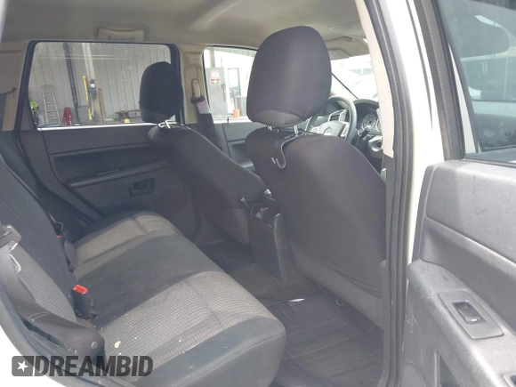 2008 Jeep Grand Cherokee Laredo with VIN 1J8GS48K88C113512, listed as a IAAI auction lot 42093765 with 251,406 mi miles. Bid and sale history available at carsss.com. Image 8.