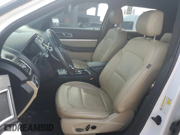 2017 Ford Explorer XLT with VIN 1FM5K7D82HGD49572, listed as a Copart auction lot 50813535 with 60,962 mi miles and Salvage Title. Bid and sale history available at DreamBid. Image 7.