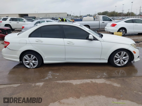 2008 Mercedes-Benz C 300 Sport z VIN WDDGF54X48R014482, wystawiony jako IAAI lot #41798188 z przebiegiem 140 179 mil mil oraz . Historia ofert i sprzedaży dostępna na DreamBid. Obrazek 14.