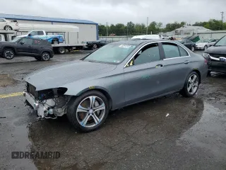 2017 Mercedes-Benz E 300 Luxury z VIN WDDZF4KB8HA108146, wystawiony jako Copart lot #58291275 z przebiegiem 96 000 mil mil oraz Szkoda całkowita • Salvage title. Historia ofert i sprzedaży dostępna na DreamBid. Obrazek 1.