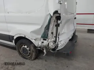 2017 Ford Transit с VIN 1FTYE1ZM3HKB35196, выставлен на аукционе IAAI как лот 42061557 с пробегом 88 581 миль миль и . История ставок и продаж доступна на DreamBid. Изображение 6.