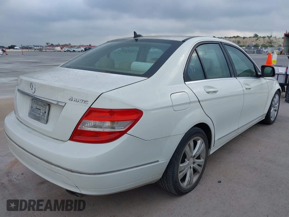 2008 Mercedes-Benz C-Class 3.0L Sport with VIN WDDGF81XX8F171067, listed as a IAAI auction lot 42119875 with 161,989 mi miles. Bid and sale history available at carsss.com. Image 4.