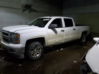 2014 Chevrolet Silverado 1500 LT with VIN 3GCUKRECXEG172719, listed as a Copart auction lot 42135035 with 182,038 mi miles and Salvage Title. Bid and sale history available at carsss.com. Image 1.