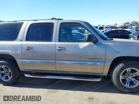 2000 GMC Yukon XL SLT with VIN 3GKFK16T8YG205654, listed as a IAAI auction lot 41403249 with 129,815 mi miles. Bid and sale history available at carsss.com. Image 12.