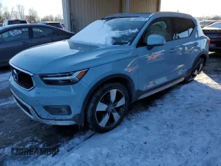 2019 Volvo XC40 Momentum with VIN YV4162UK7K2123583, listed as a Copart auction lot 45870475 with 87,638 mi miles and Salvage Title. Bid and sale history available at carsss.com. Image 1.
