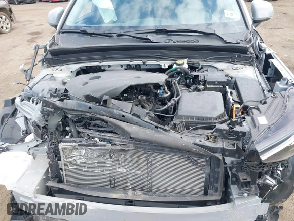 2024 Volvo XC40 Plus Bright Theme with VIN YV4L12UE4R2307794, listed as a IAAI auction lot 41694542 with 11,516 mi miles. Bid and sale history available at carsss.com. Image 10.