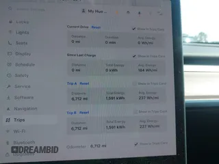 2024 Tesla Model Y с VIN 7SAYGDED2RF119770, выставлен на аукционе IAAI как лот 42462600 с пробегом 6 712 миль миль и . История ставок и продаж доступна на DreamBid. Изображение 7.