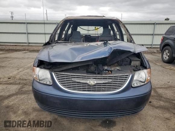 2002 Chrysler Town & Country eL with VIN 2C4GP34352R622666, listed as a Copart auction lot 47945585 with Not Provided miles and Salvage Title. Bid and sale history available at carsss.com. Image 5.