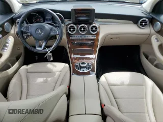 2017 Mercedes-Benz GLC 300 z VIN WDC0G4KB4HF132196, wystawiony jako Copart lot #53142725 z przebiegiem 75 234 mil mil oraz Szkody całkowita. Historia ofert i sprzedaży dostępna na DreamBid. Obrazek 8.
