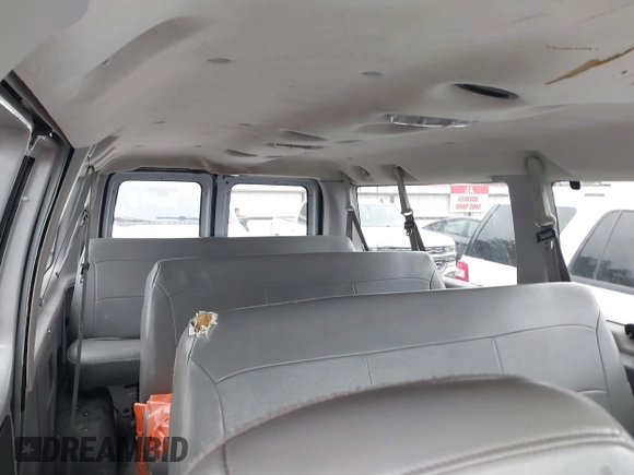 2007 Ford Econoline Passenger XL with VIN 1FBNE31L37DB46708, listed as a IAAI auction lot 41364840 with 268,211 mi miles. Bid and sale history available at carsss.com. Image 8.