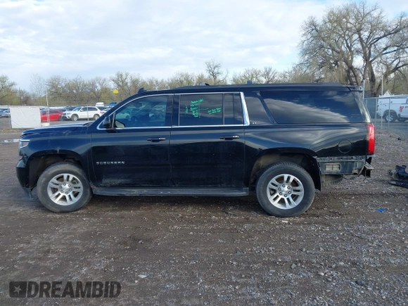 2017 Chevrolet Suburban LT z VIN 1GNSKHKC6HR246168, wystawiony jako IAAI lot #42150327 z przebiegiem Nie podano mil oraz . Historia ofert i sprzedaży dostępna na DreamBid. Obrazek 15.