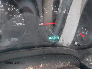 2013 Jeep Patriot Latitude with VIN 1C4NJPFB7DD251536, listed as a IAAI auction lot 41985457 with 165,875 mi miles. Bid and sale history available at carsss.com. Image 7.