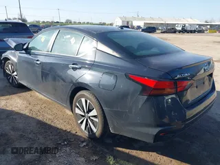 2022 Nissan Altima 2.5 SV with VIN 1N4BL4DVXNN386973, listed as a IAAI auction lot 41781092 with 1 mi miles. Bid and sale history available at carsss.com. Image 3.