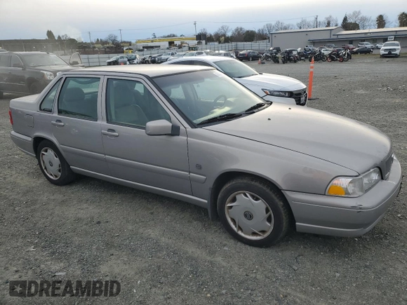 1999 Volvo S70 с VIN YV1LS55A2X1587936, выставлен на аукционе Copart как лот 43434815 с пробегом 86 839 миль миль и Чистый • Clean title. История ставок и продаж доступна на DreamBid. Изображение 4.
