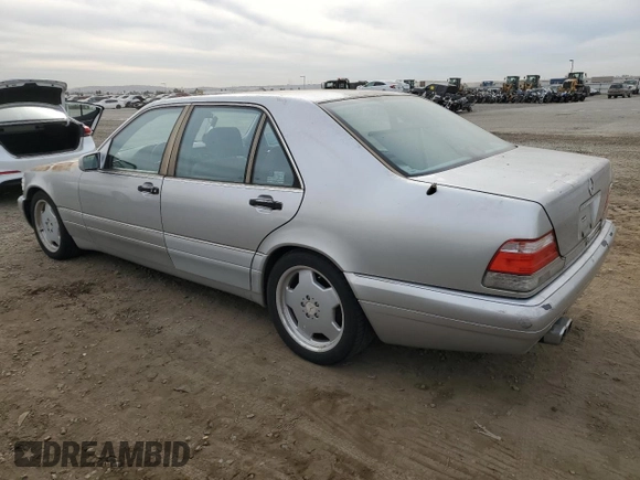 1999 Mercedes-Benz S 320/430/500 z VIN WDBGA33G7XA417690, wystawiony jako Copart lot #84715404 z przebiegiem 259 631 mil mil oraz Czysty tytuł • Clean title. Historia ofert i sprzedaży dostępna na DreamBid. Obrazek 2.